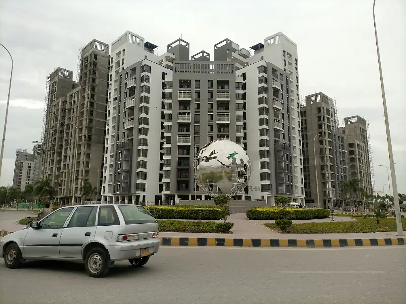 2 BED DD, 1250 square feet, -CHANCE DEAL- Globe Residency, FL-4, Ready Apartment, Naya Nazimabad