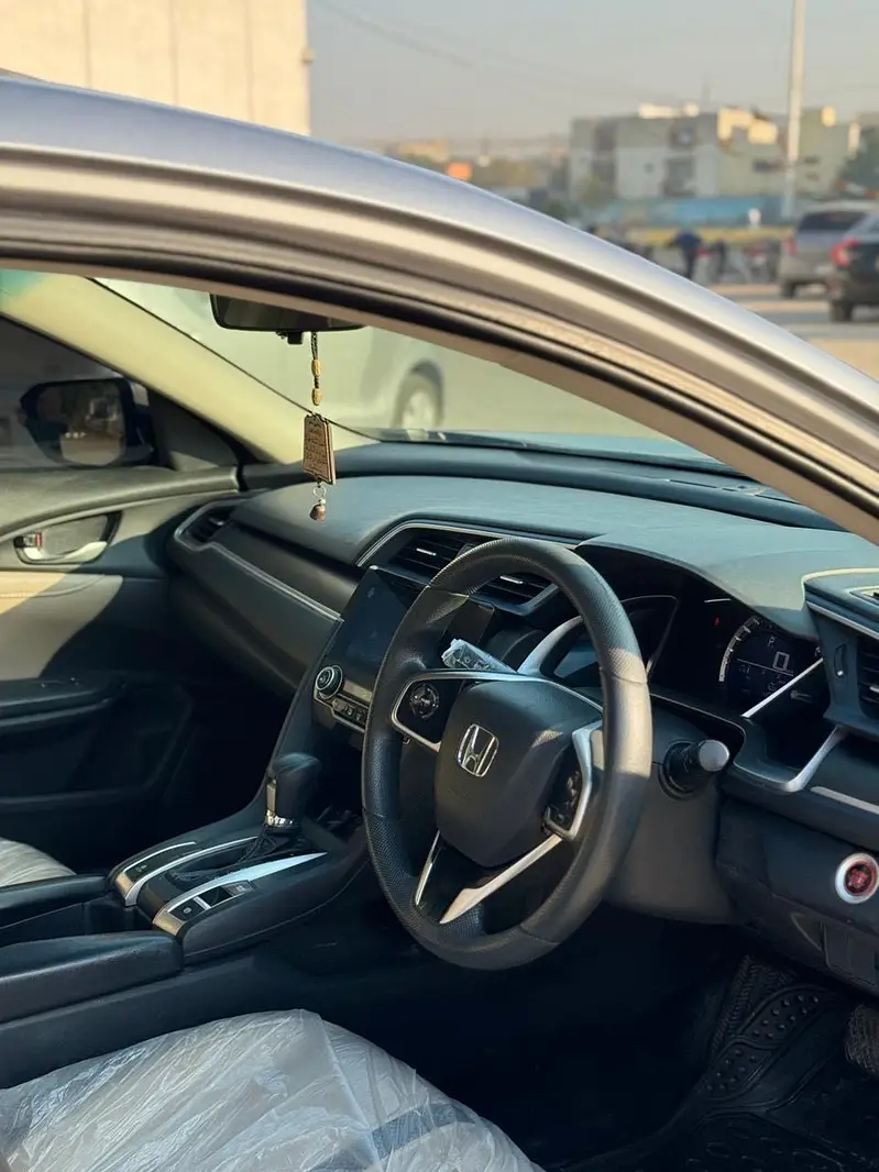 Honda Civic 2020 UG (Top of the line)