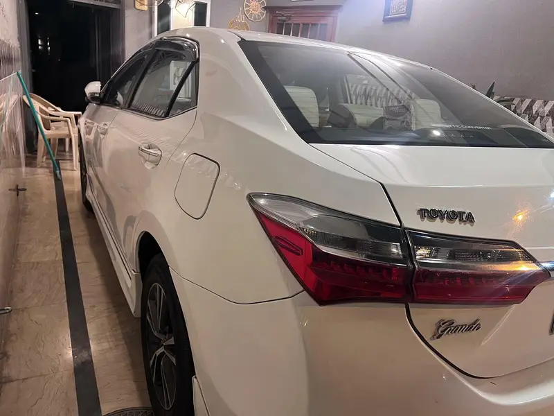 Toyota Corolla Altis grande 1.8 2018