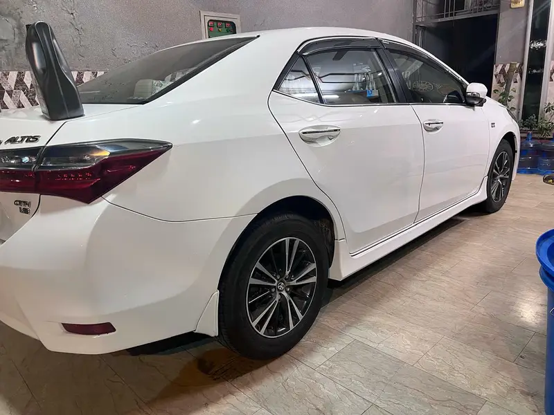 Toyota Corolla Altis grande 1.8 2018